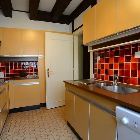 Center Place De L'ancienne Douane - 